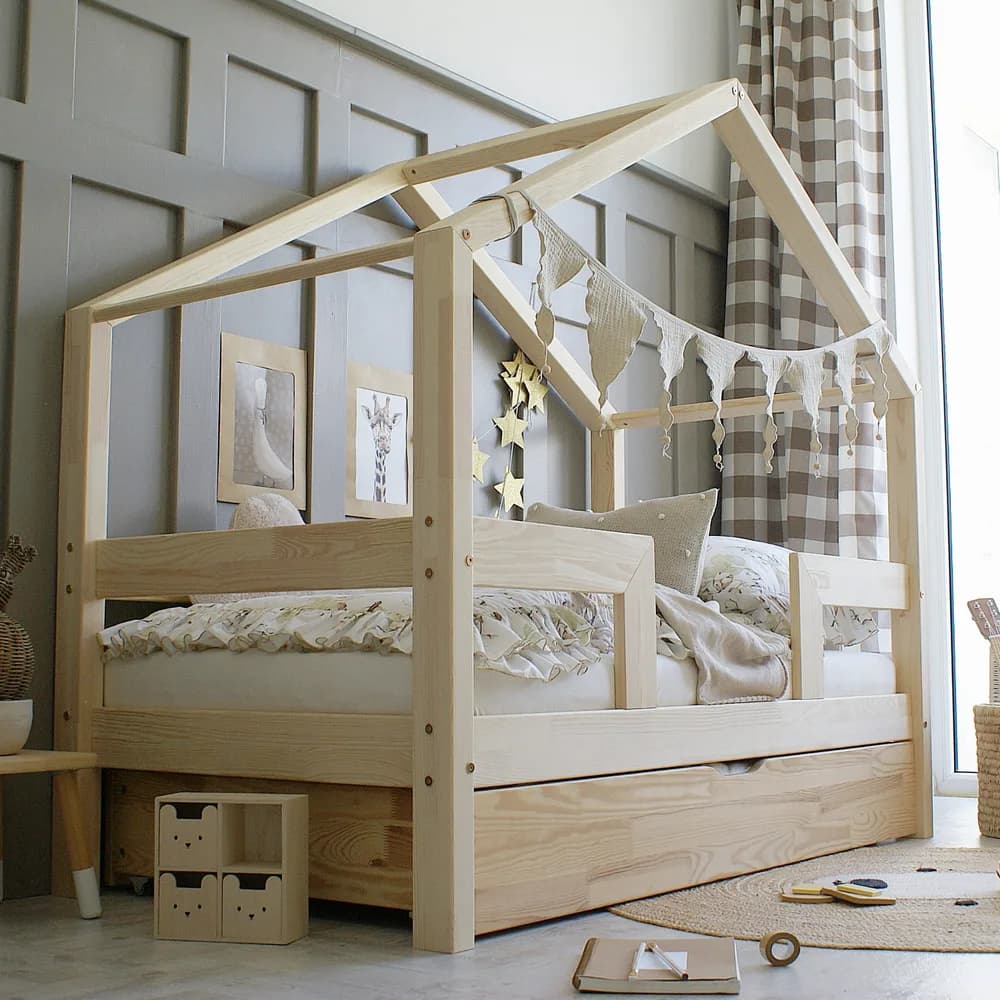 Łóżko domek Housebed Duo Plus z barierką prostą (wersja z szufladą)