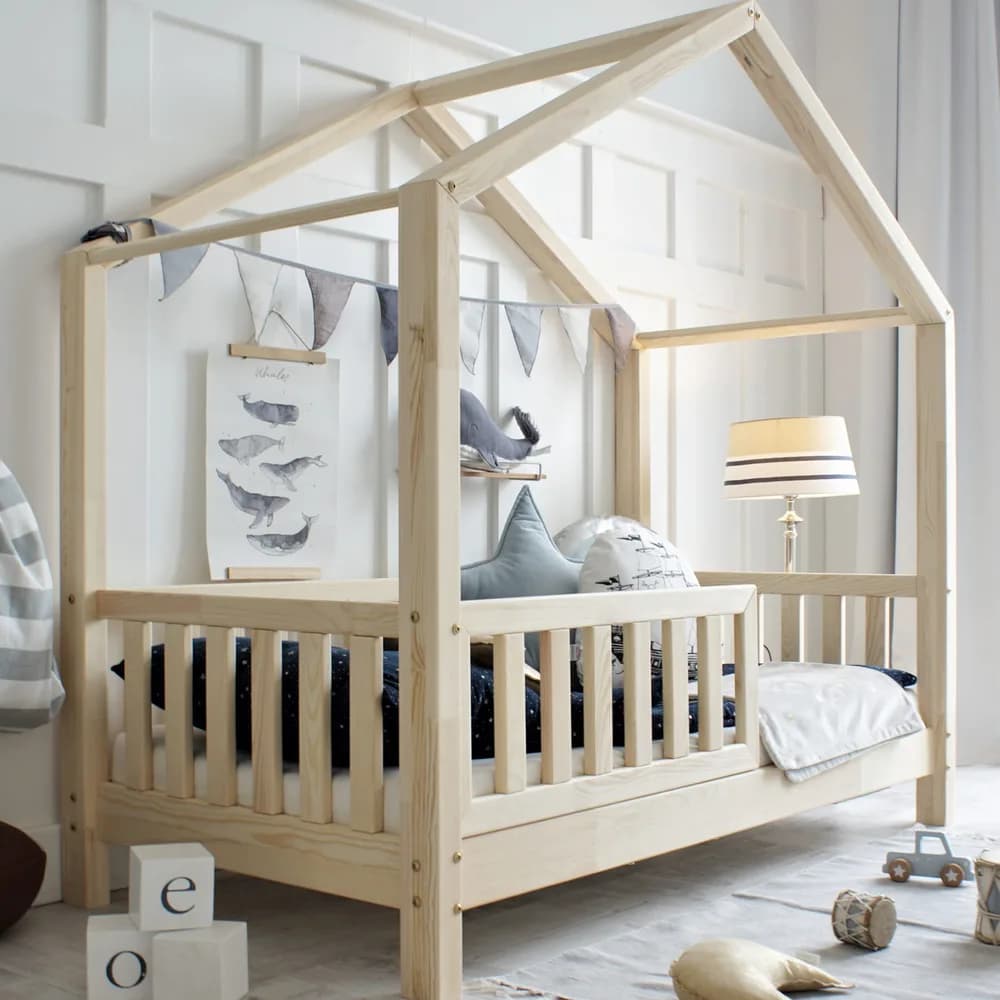 Housebed z barierką 200×90 naturalne (szybka wysyłka)