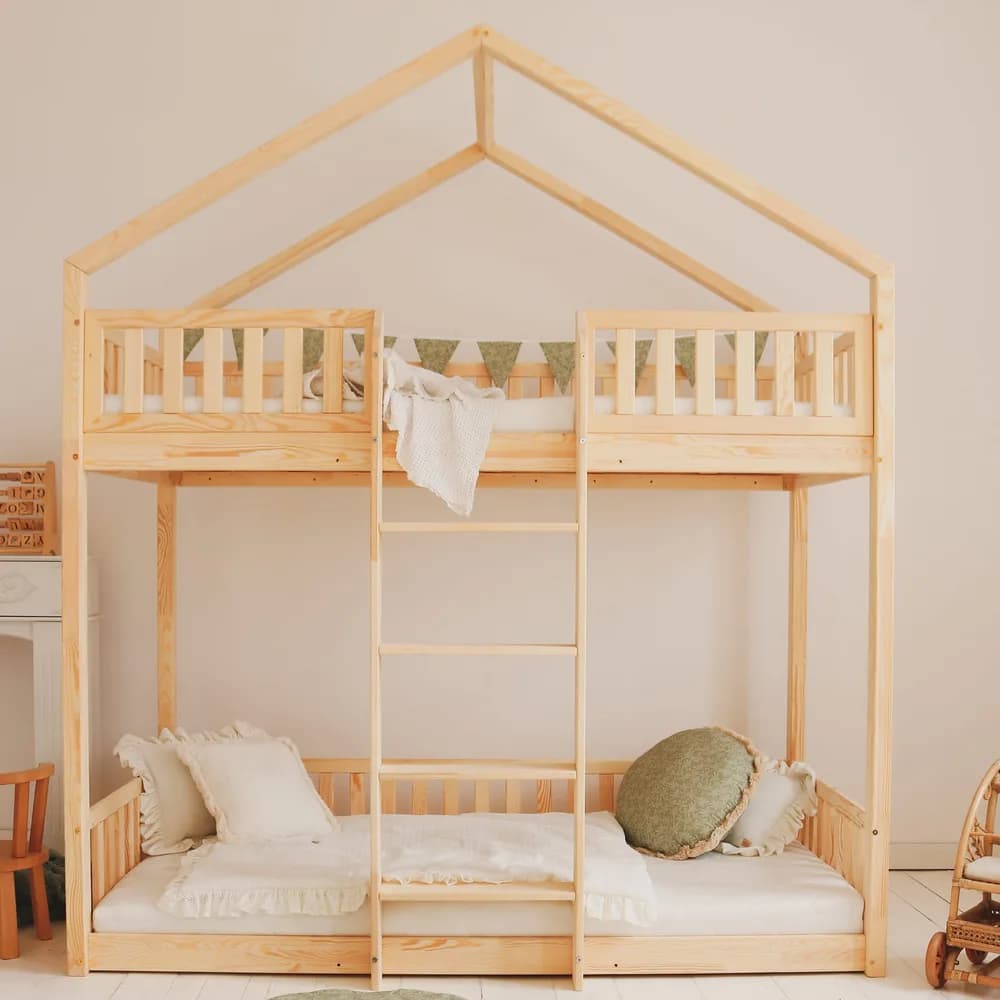 Housebed 190×90 łóżko piętrowe, drewno naturalne (szybka wysyłka)